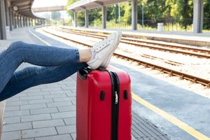 Легкие и прочные: выбор суперлегкого чемодана для путешествий